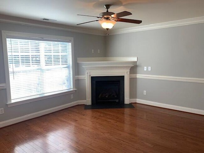 Building Photo - 1205 Dexter Ridge Dr