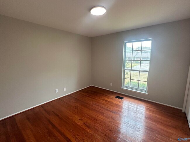 Building Photo - 3912 Richland Dr NW