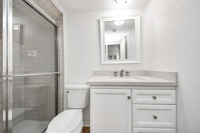 Building Photo - 2207 Bauer Dr