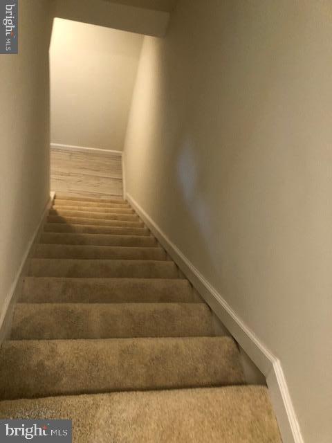 Building Photo - 1805 Falcon Ct