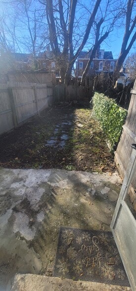 Building Photo - 53 Race St