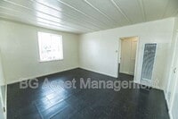 Building Photo - 1415 Visalia Ave