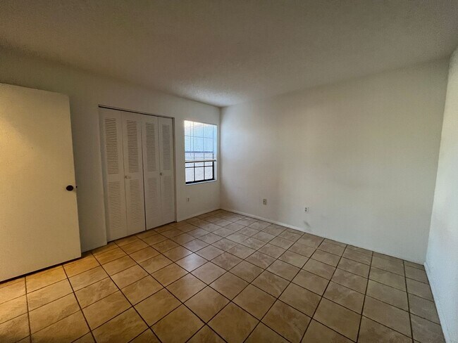 Building Photo - Available Now 2/2 in Port Charlotte