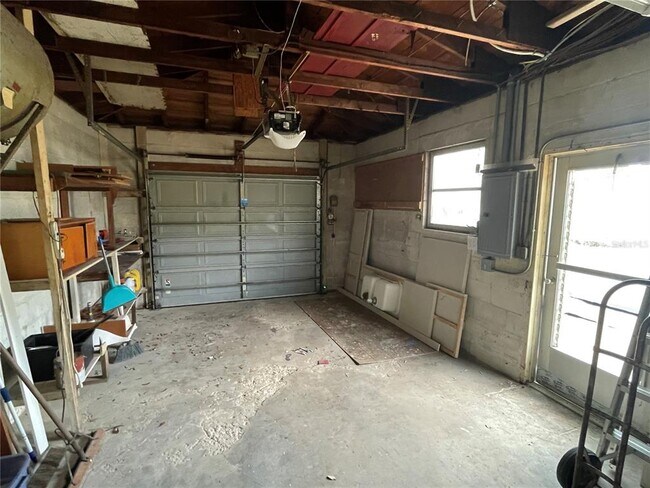 Building Photo - 4546 Huntington St NE