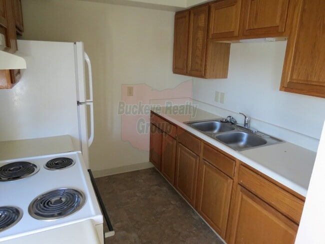 Building Photo - 1147 Mccarley Dr E Columbus, OH 43228