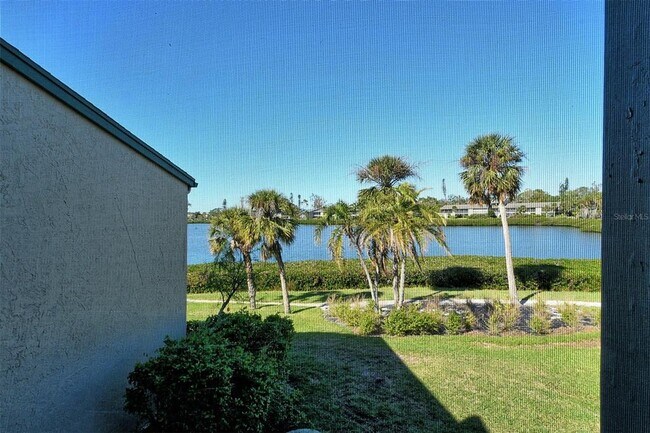 Building Photo - 1601 Bayhouse Point Dr