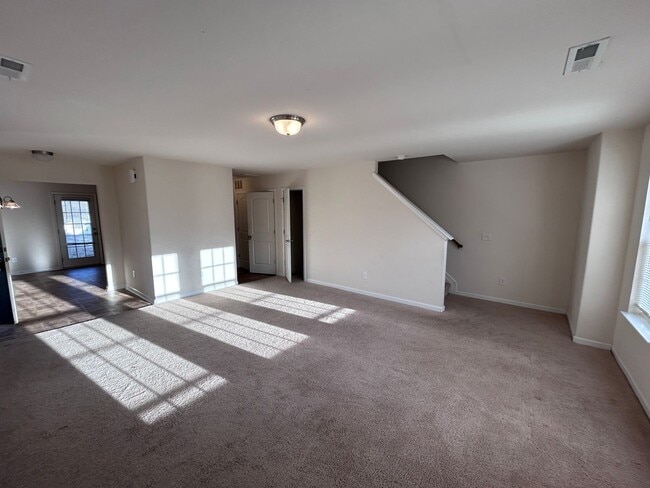 Building Photo - Coming Soon! 3/2.5 High Point Townhome, just north of town near N Main St & I-74