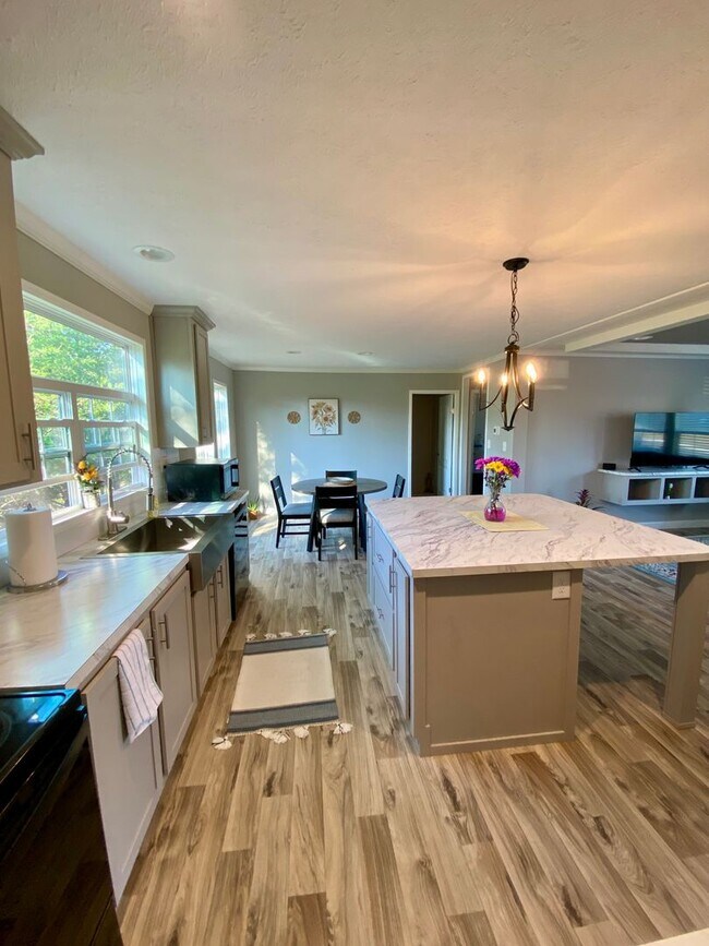 Building Photo - Home in Augusta Woods!!