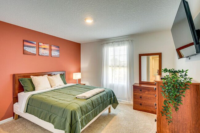 Building Photo - 134 Redbud Rd