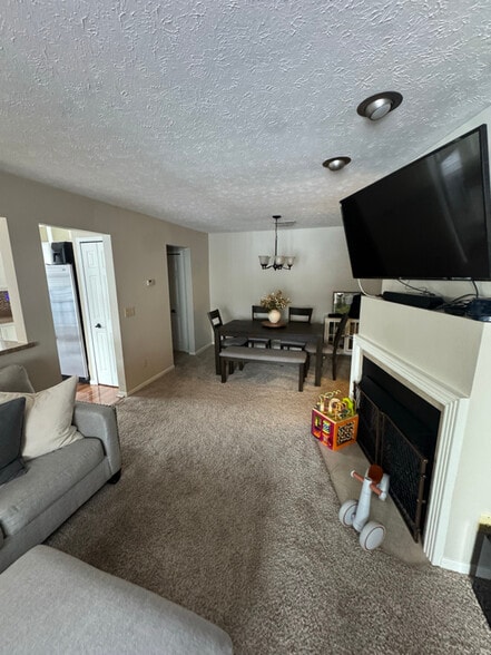 Building Photo - 816 Tollis Pkwy