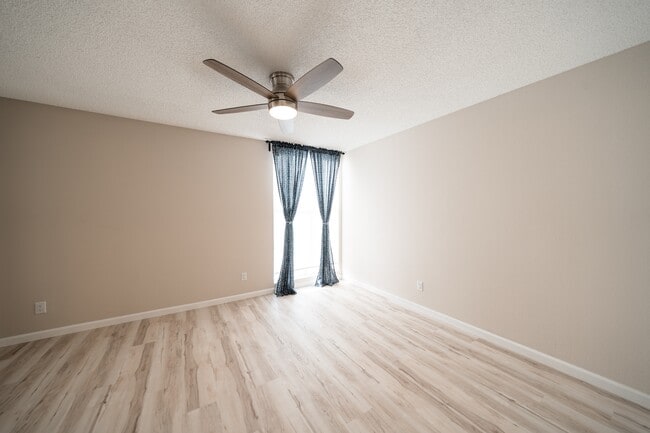 Building Photo - 1124 Eureka St