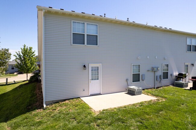 Building Photo - 2500-2502 Northampton Dr.