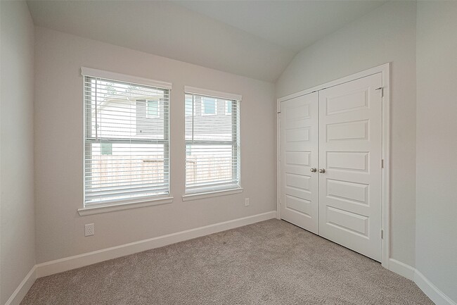 Building Photo - 213 McCrea Ct