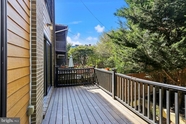 Building Photo - 3222 13th St NW