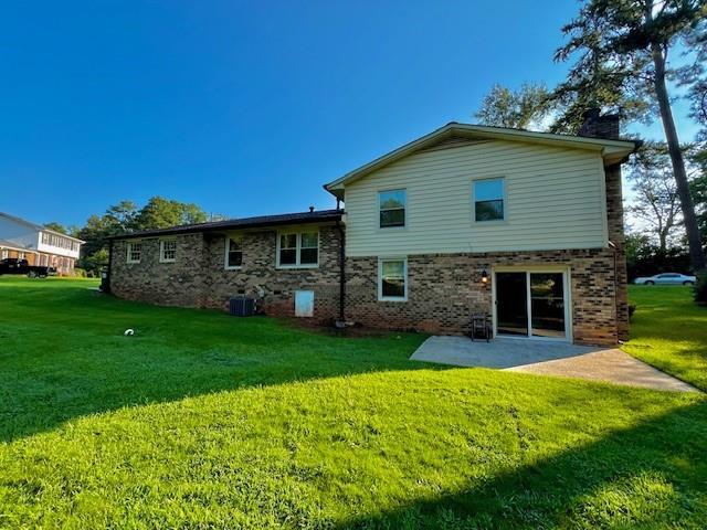 Building Photo - 2739 White Oak Ln