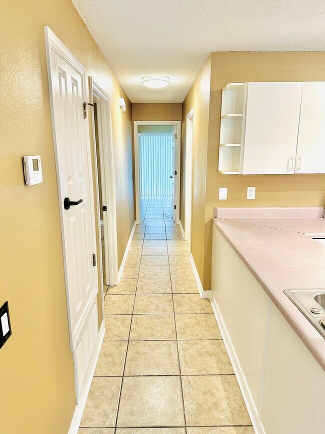 Building Photo - 622 Woodsman Dr