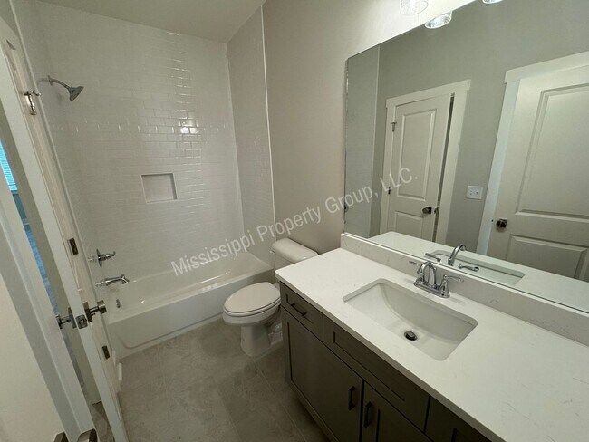 Building Photo - 3BD/3.5BA - UNIT @ THE RESERVE