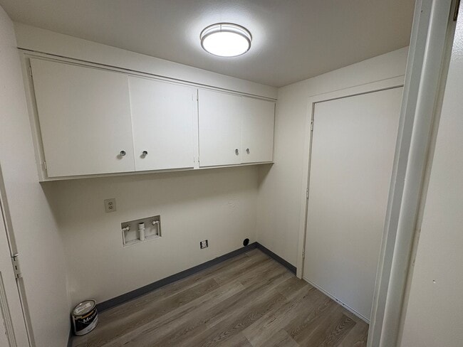 Building Photo - 2 Bedroom Near Harlow