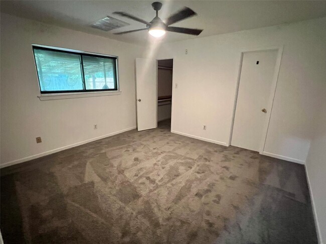 Building Photo - 11730 Alamo Dr