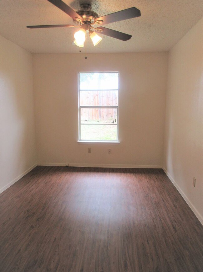 Building Photo - 6910 Millrace Dr