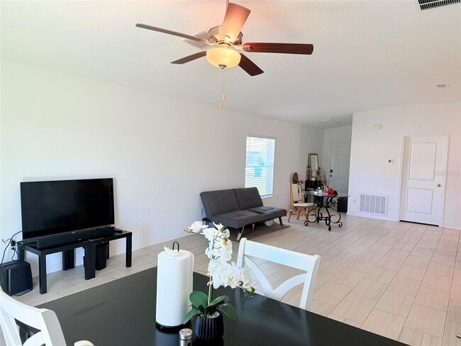 Building Photo - 11244 Linden Depot Rd