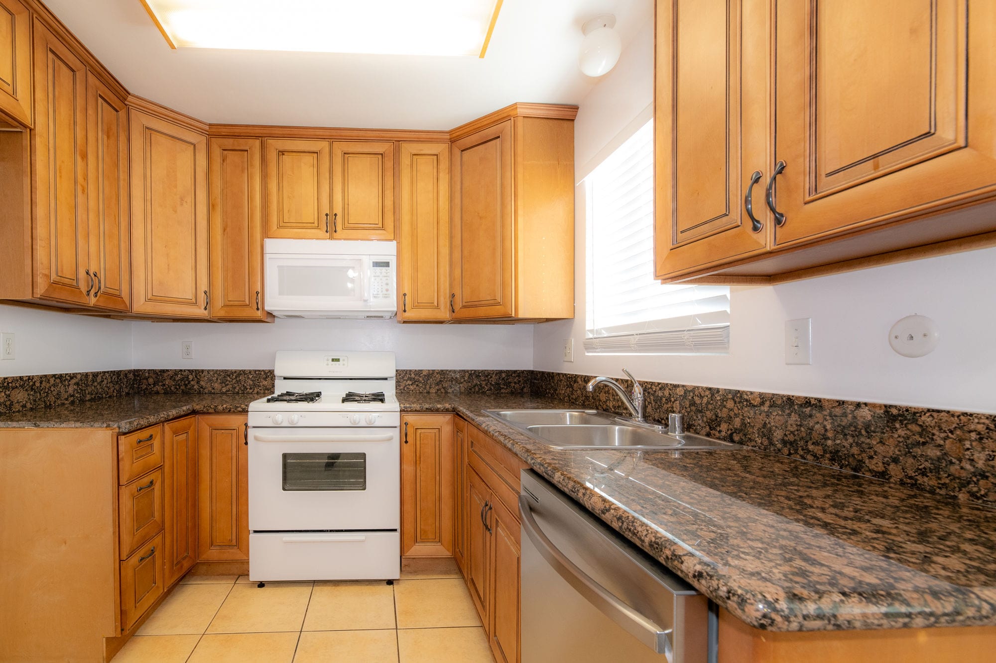 Kitchen - 127 N Everett St