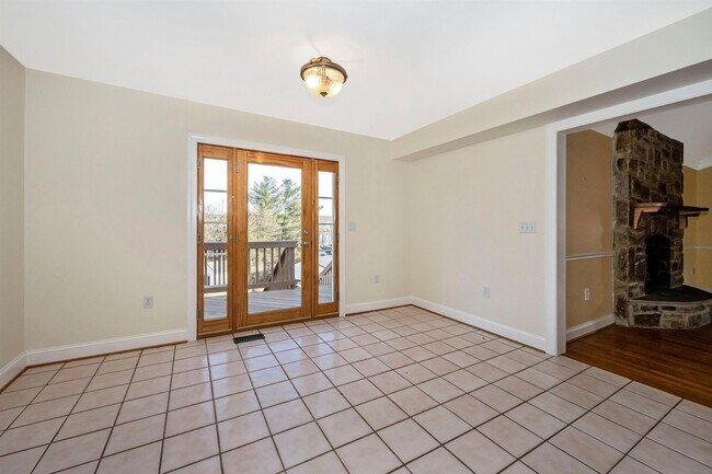 Building Photo - WELLER ESTATES