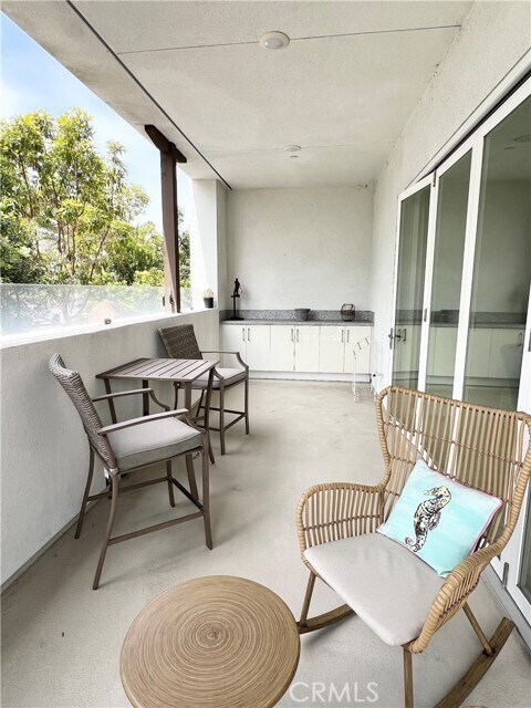 Building Photo - 1519 Doheny Way