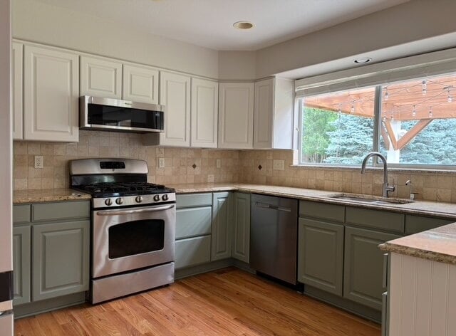 Building Photo - Spacious 6-Bed Oasis with Finished Basemen...