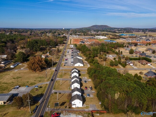 Building Photo - 6967 Wall Triana Hwy