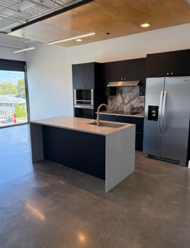 Building Photo - The Icon - Suite 305