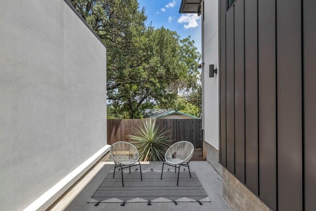 Building Photo - 613 Terrell Hill Dr