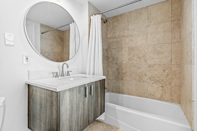 Building Photo - 333 Las Olas Way