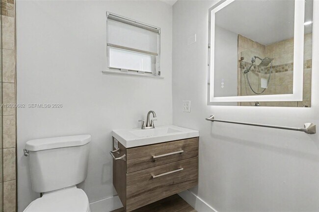 Building Photo - 2317 SW 34th Ave