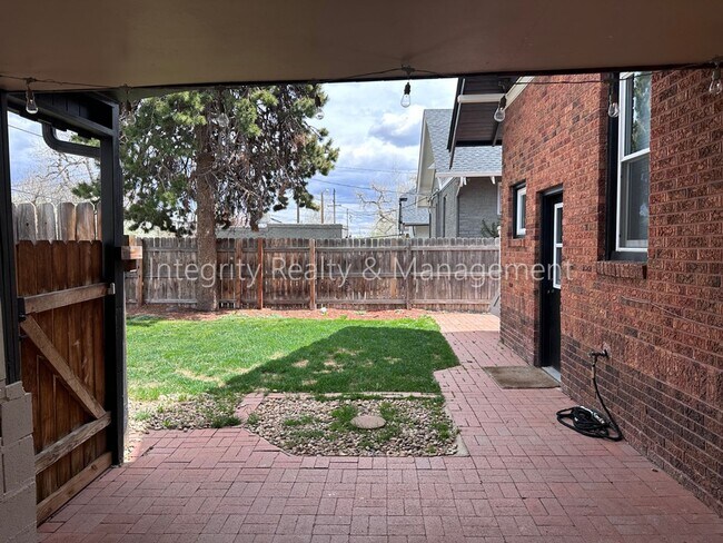 Building Photo - 4631 W Moncrieff Pl