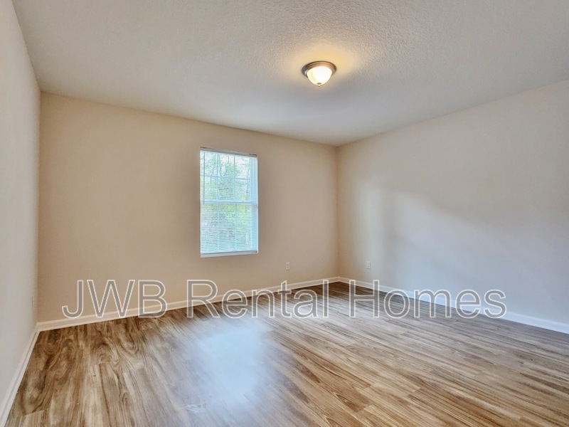 Building Photo - 8483 McGirts Village Ln
