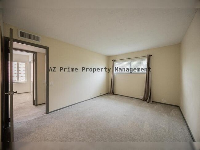 Building Photo - 4710 N 10th Pl