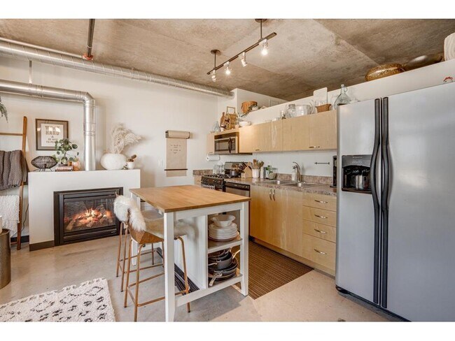 Building Photo - 730 N 4th St