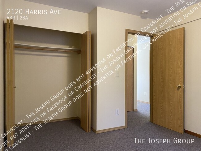 Building Photo - 2120 Harris Ave