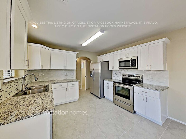 Building Photo - 12614 W Medlock Dr