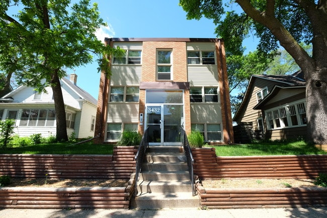 Primary Photo - Bryant Avenue Apartments | 3432