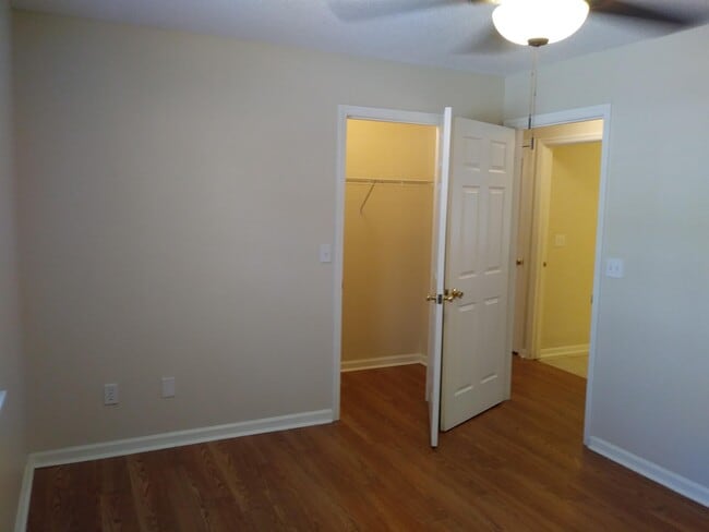 Building Photo - 1602 Carolwood Ct