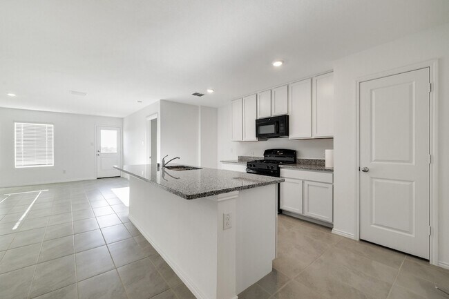 Building Photo - 2809 Ozark Cir