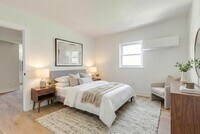 Building Photo - FULLY RENOVATED duplex in East Ridge!