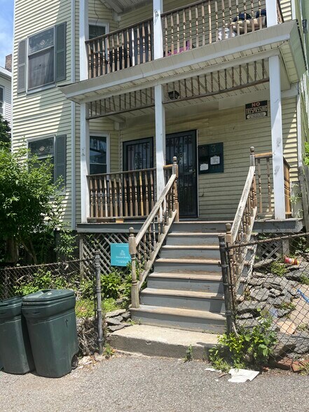 Building Photo - 37 Columbia St