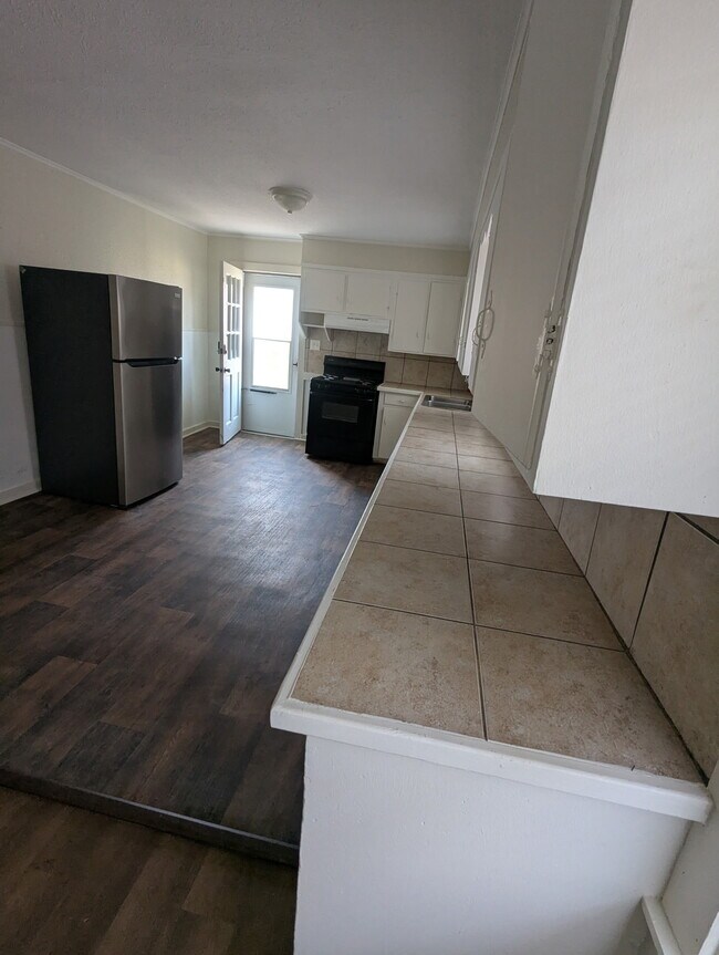 Building Photo - 6077 Cypress St