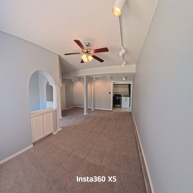 Building Photo - Recent Updates - Inside & Out!