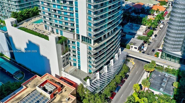 Building Photo - 1100S S Miami Ave