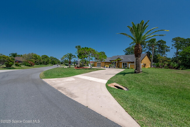 Building Photo - 3789 Peacock Dr