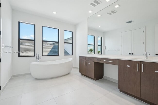 Building Photo - 13083 Feathering Wy